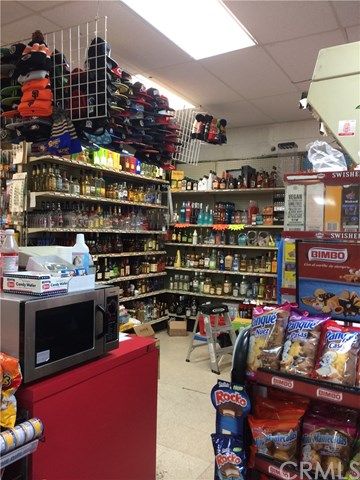 1220 W 9th St, Merced, CA 95341